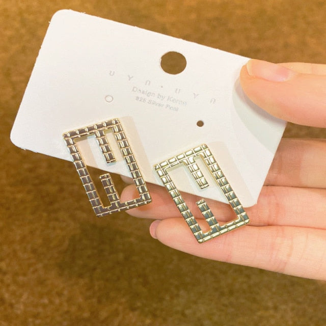 New Fashion Korean Oversized White Pearl Drop Earrings for Women.