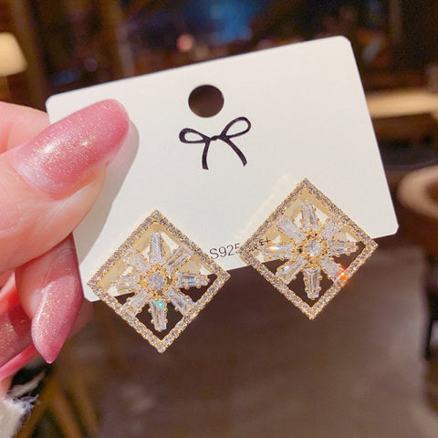 New Fashion Korean Oversized White Pearl Drop Earrings for Women.